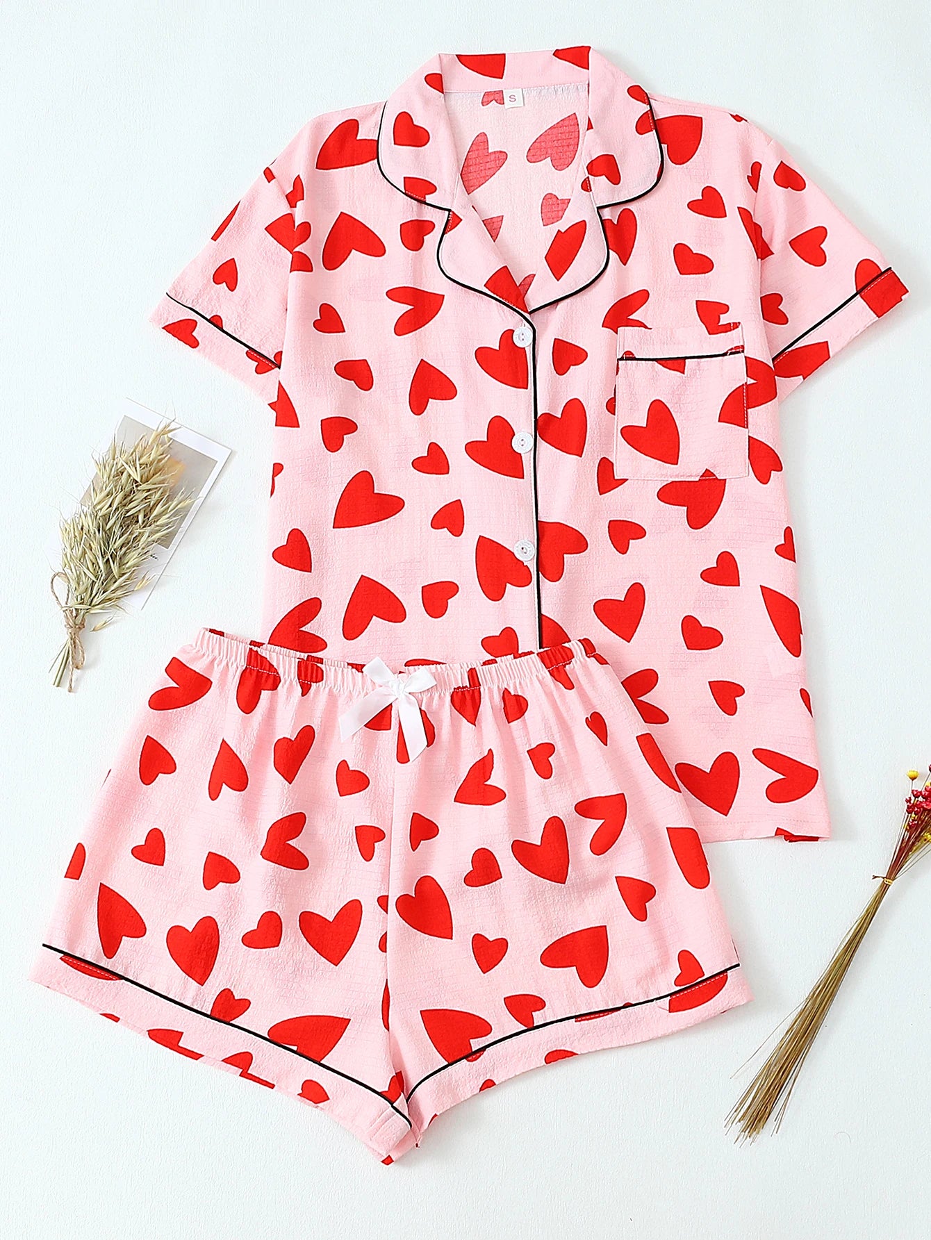 [Valentine's Day] Two-Piece Set of Comfortable Heart-Shaped Lapel Button-Down Short-Sleeve Top and shorts